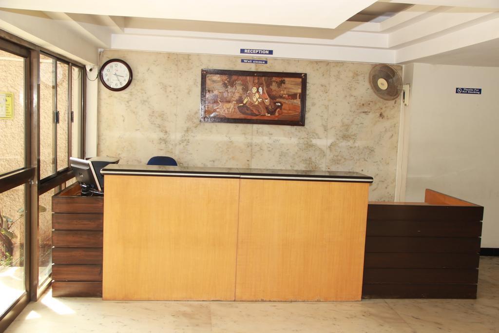 Senthil Residency Hotel ดินดิกุล ภายนอก รูปภาพ