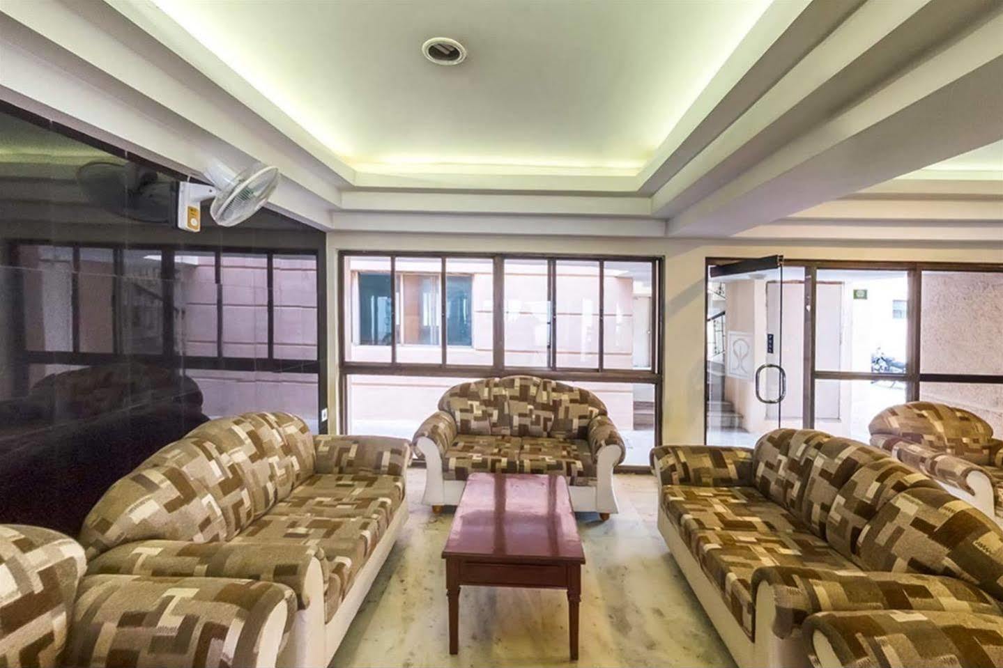 Senthil Residency Hotel ดินดิกุล ภายนอก รูปภาพ
